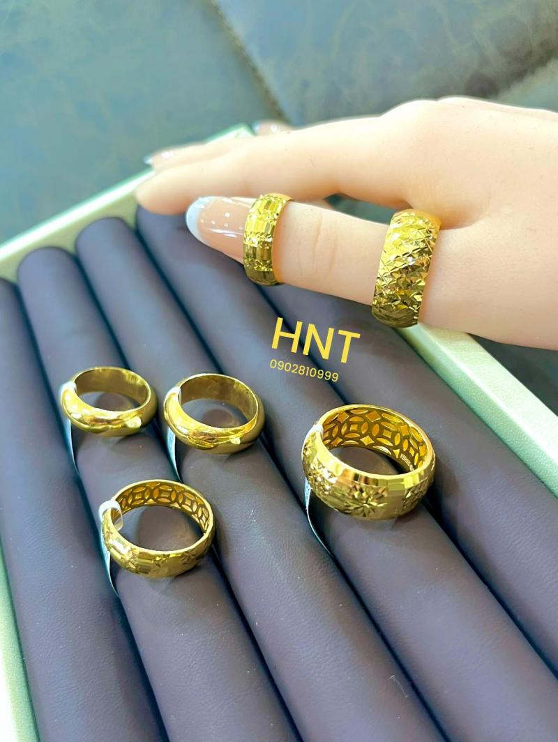 Tiệm vàng Hồng Ngọc Tuyết