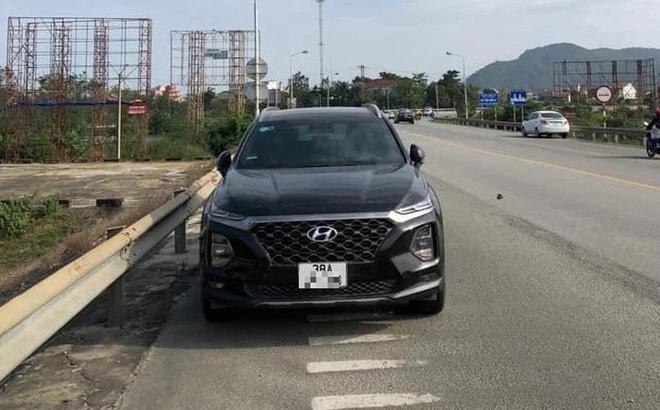 Xe tại chân cầu Bến Thủy (Ảnh: PLO)