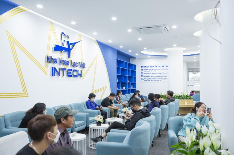 Không gian nha khoa Lạc Việt Intech
