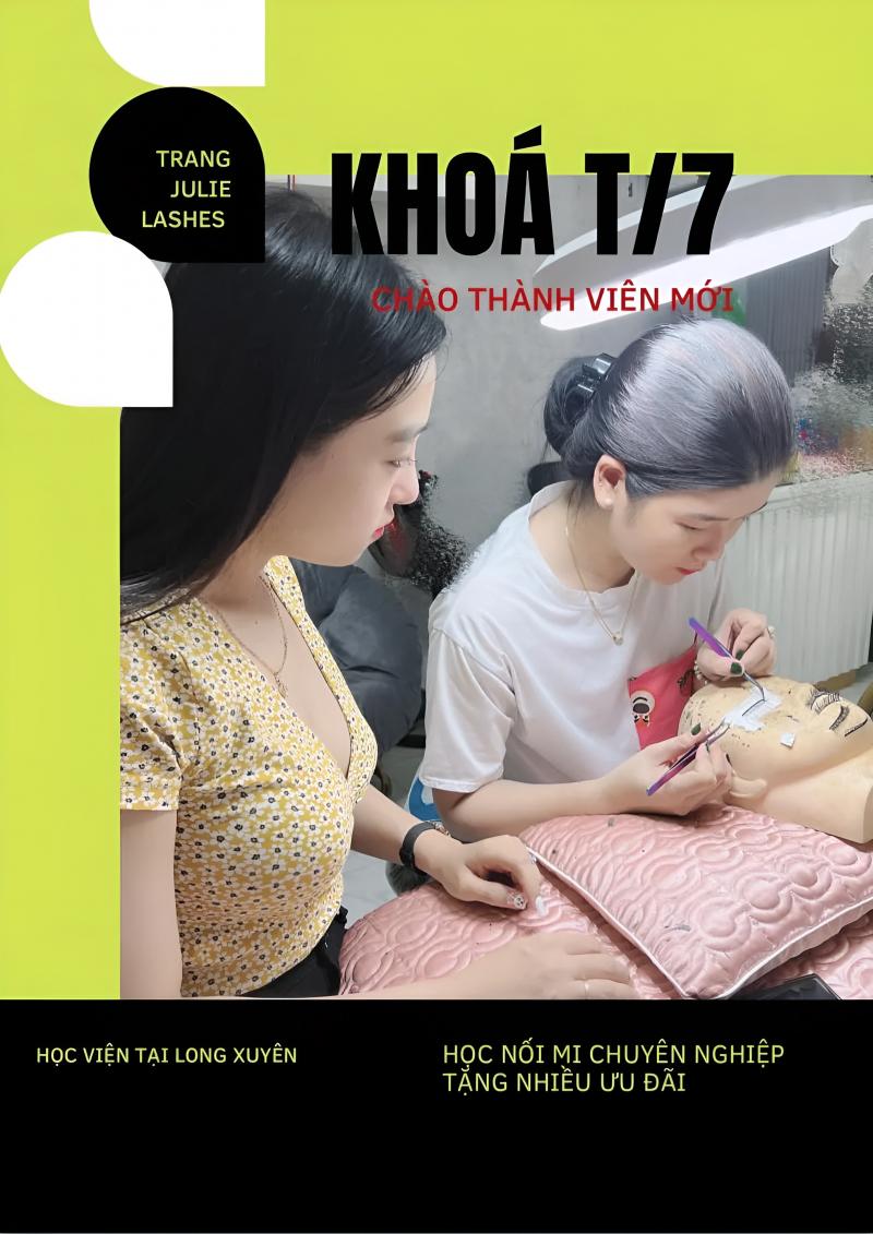 Khóa học tại Trang Julie Lashes