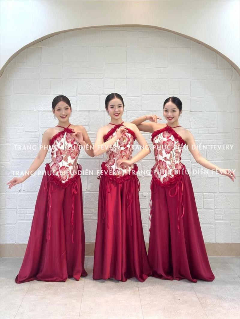 Trang phục biểu diễn Fevery