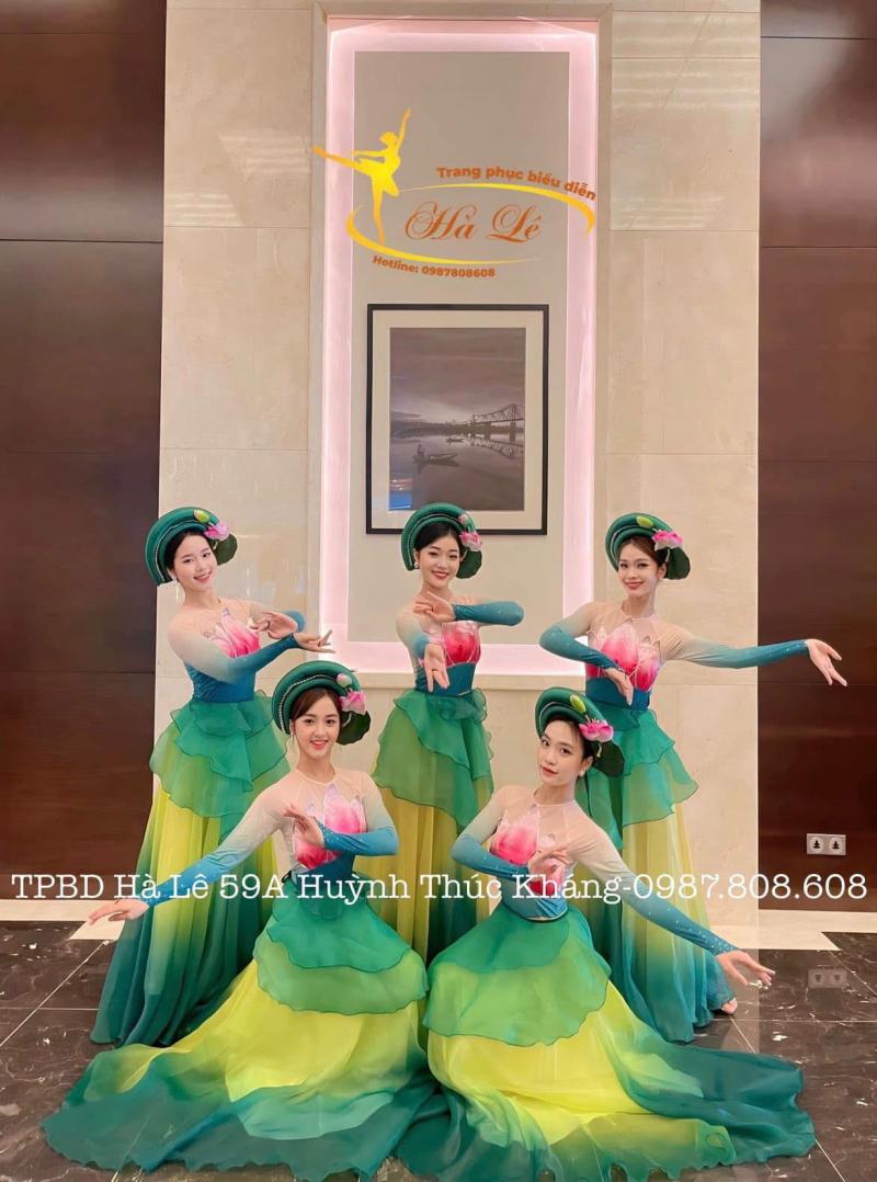 Trang phục Biểu diễn Hà Lê
