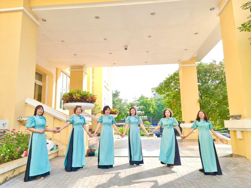 Trang Phục Biểu Diễn Liên Lợi