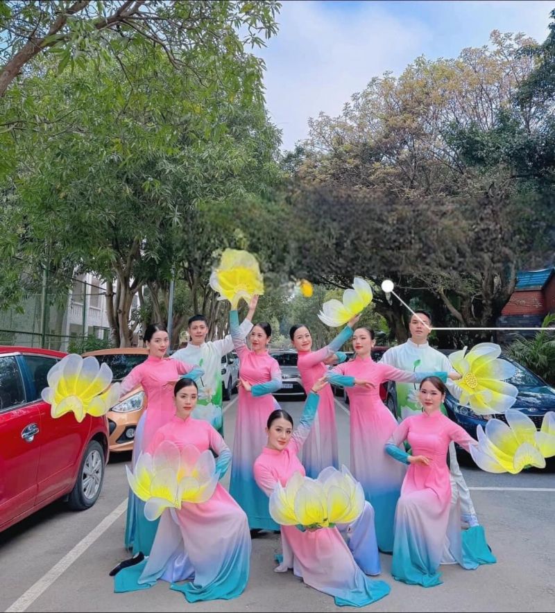 Trang phục biểu diễn Ngọc Thảo