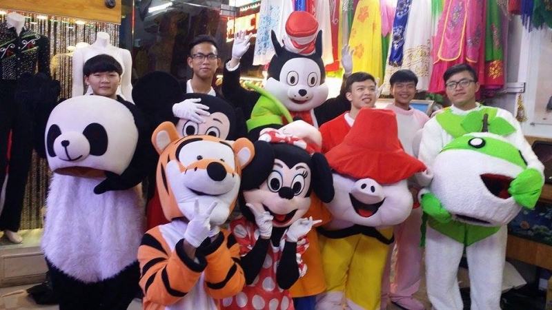 Trang phục biểu diễn Phương Trần