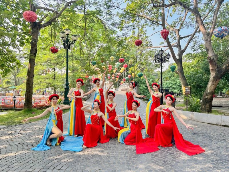 Trang Phục Biểu Diễn Pinky