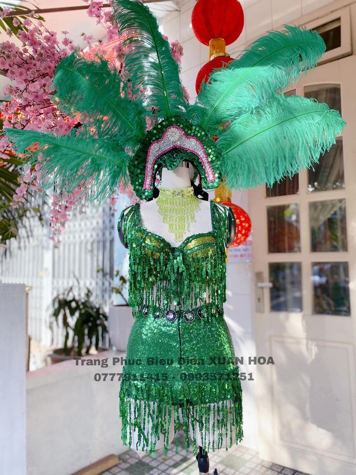 Trang phục biểu diễn Xuân Hòa
