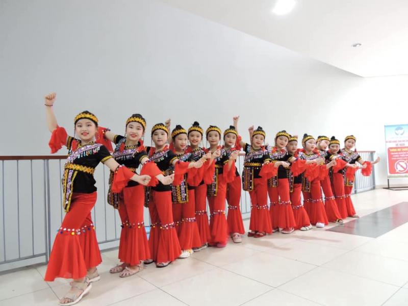 Trang Phục Khánh Quỳnh