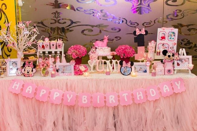 Trang trí bàn sinh nhật dễ thương theo chủ đề hoạt hình mà bé yêu thích