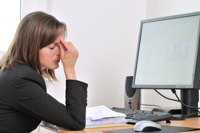 Tránh xa màn hình máy tính, điện thoại