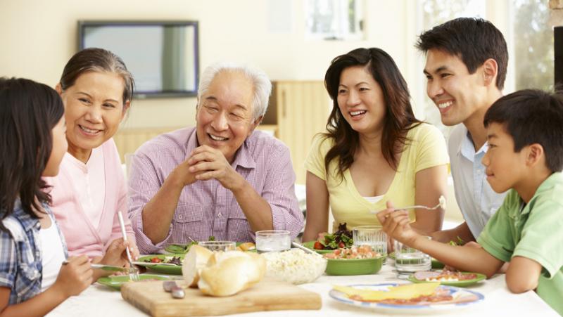 Trò chuyện với người thân