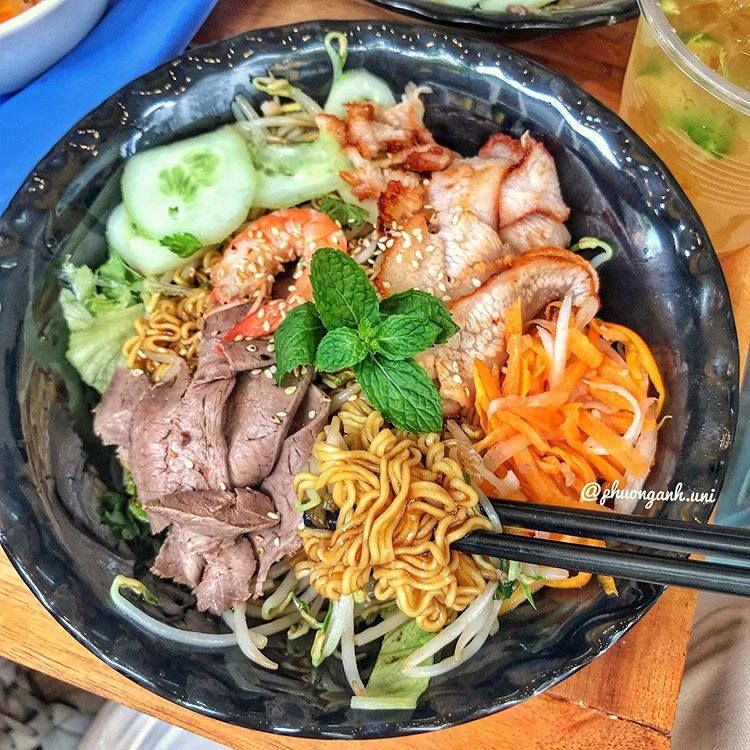 Trùm Ăn Vặt & Mì Trộn Siry
