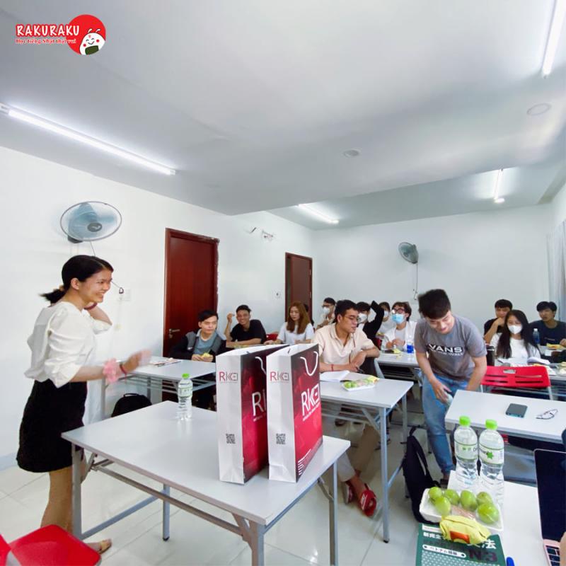 Trung Tâm Tiếng Nhật Rakuraku