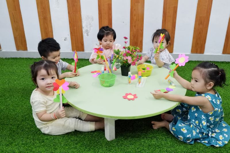 Bé học toán