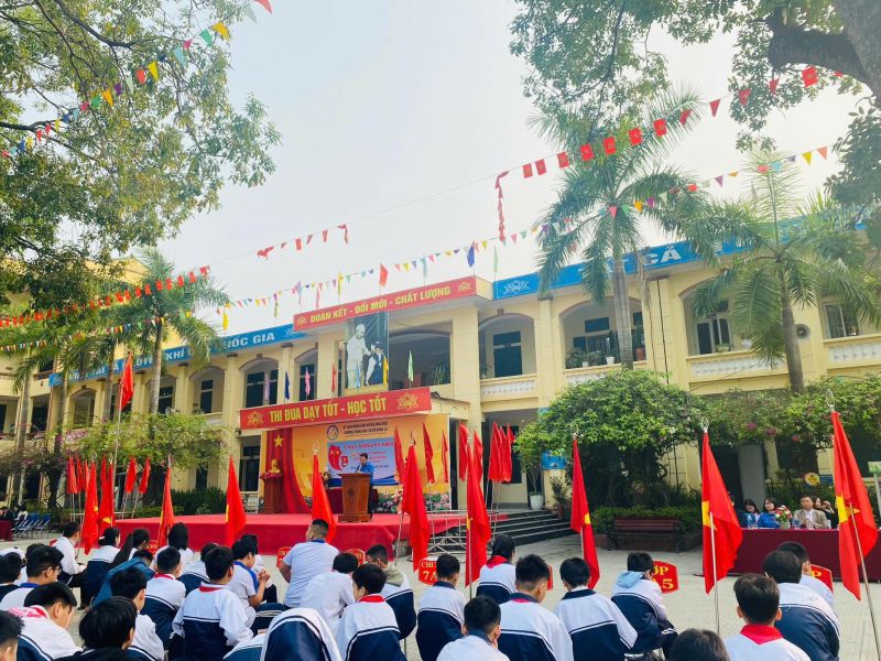 Trường THCS Đông La