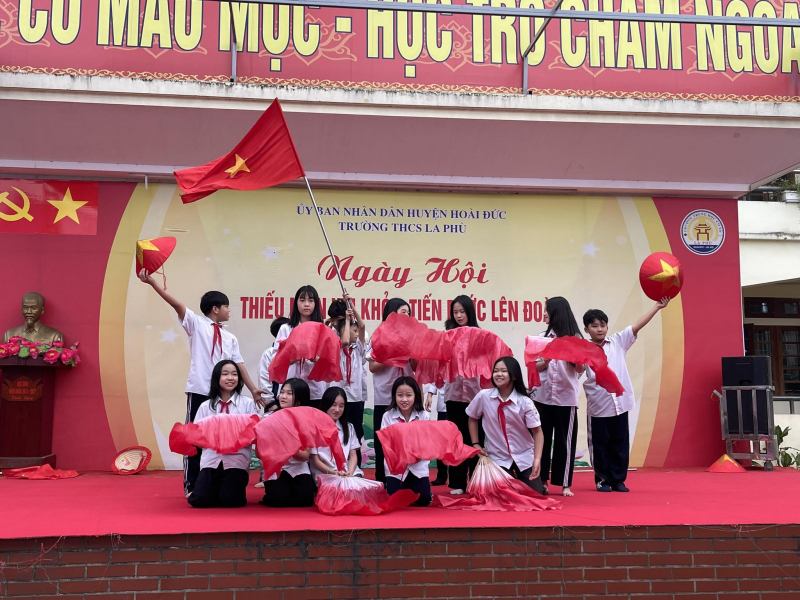 Trường THCS La Phù