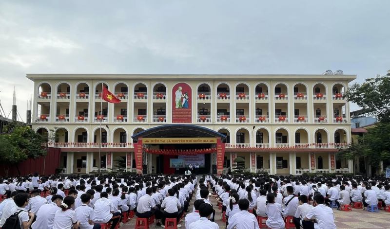 Trường THCS Lạc Viên