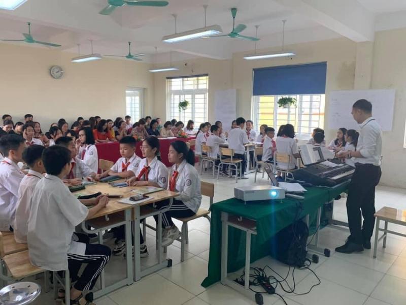 Trường THCS Nguyễn Văn Huyên