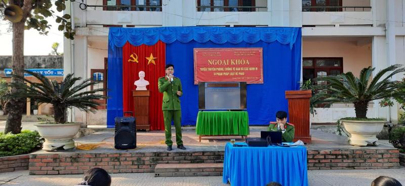 Trường THCS Quảng Trung