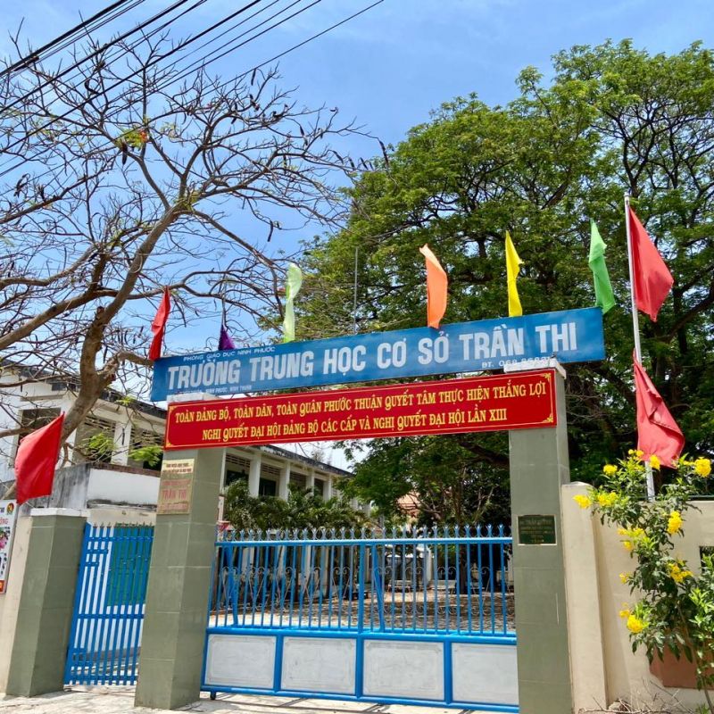 Trường THCS Trần Thi