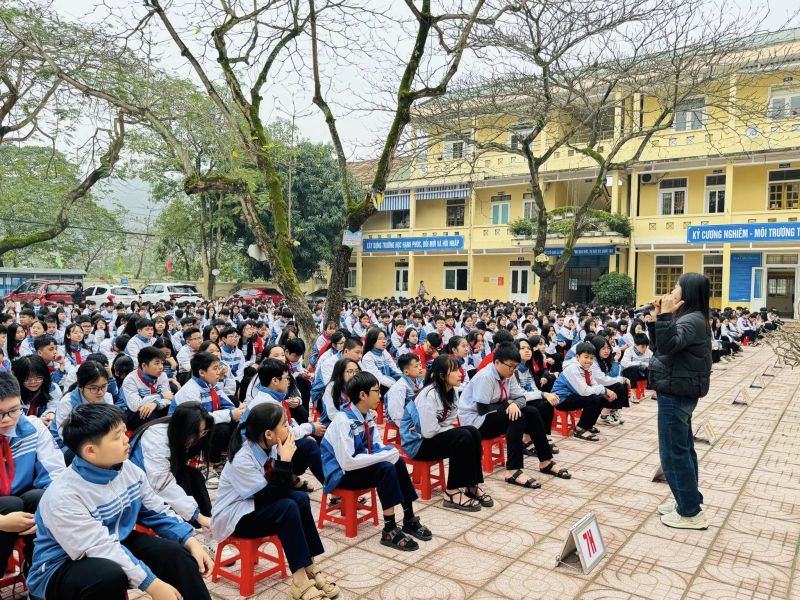Trường THCS Trung Đô