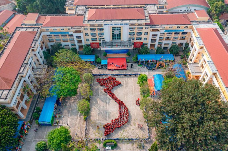 Trường THPT Chuyên Hùng Vương