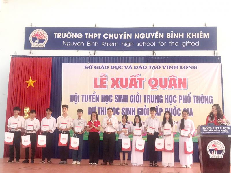 Trường THPT Chuyên Nguyễn Bỉnh Khiêm