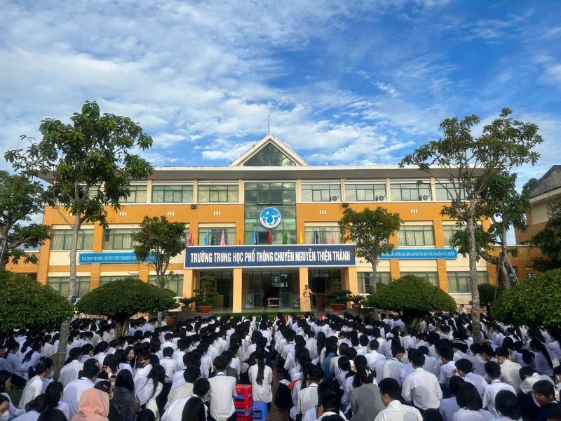 Trường THPT chuyên Nguyễn Thiện Thành