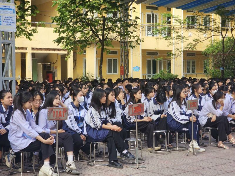 Trường THPT Hoài Đức A