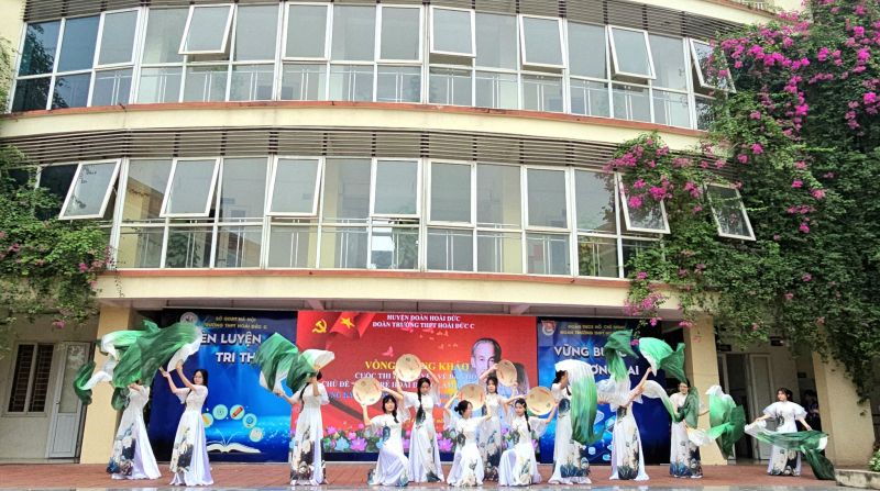 Trường THPT Hoài Đức C