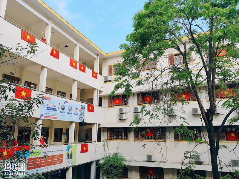 Trường THPT Kim Liên