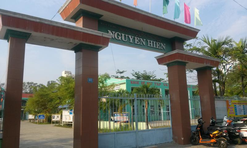 Về lại trường xưa