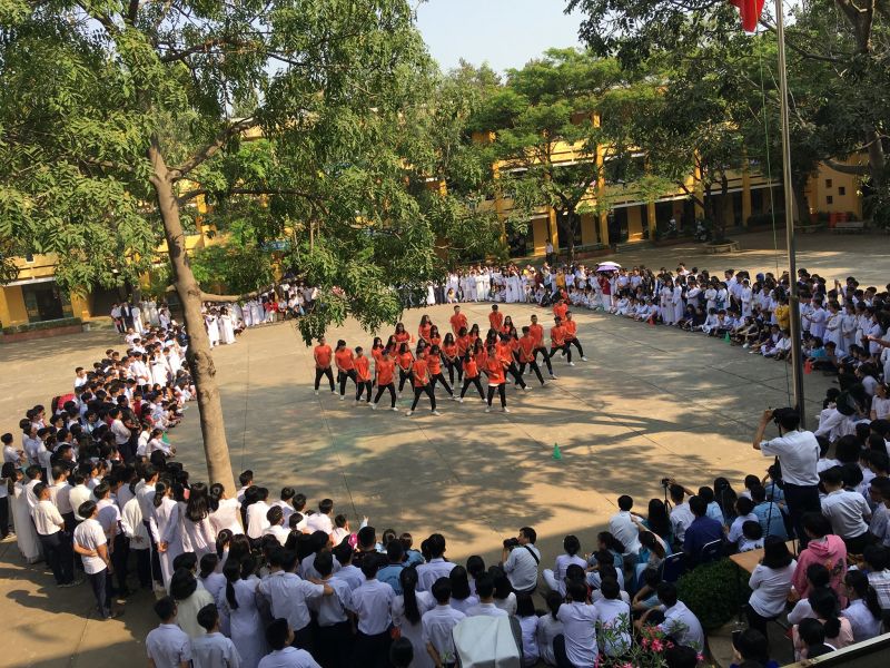 Trường THPT Nguyễn Huệ