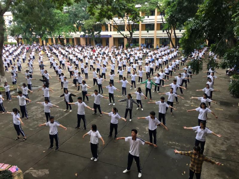 Trường THPT Nguyễn Huệ