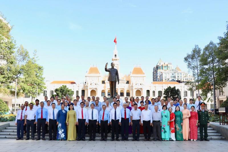 Trường THPT Nguyễn Hữu Huân