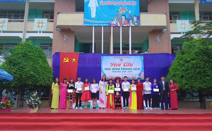 Trường THPT Phủ Thông