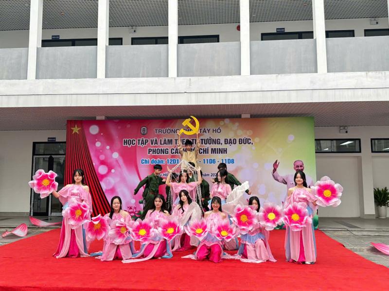 Trường THPT Tây Hồ