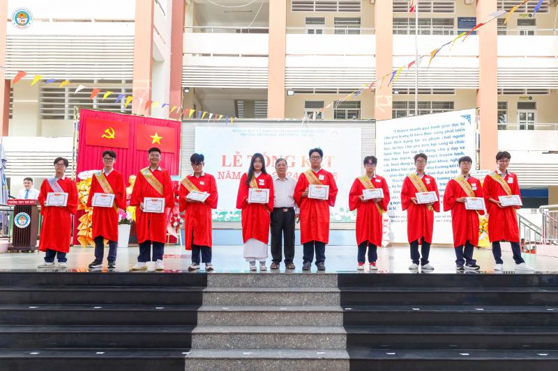 Văn nghệ tại Trường THPT Thủ Đức