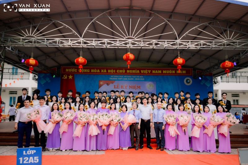 Trường THPT Vạn Xuân