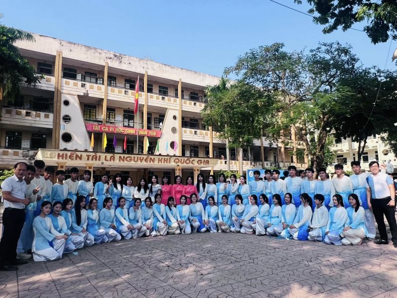 Trường THPT Xuân Mai
