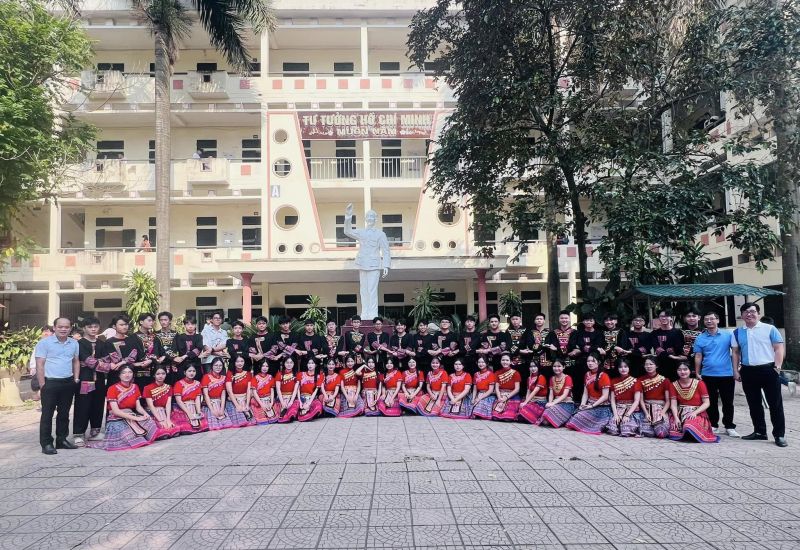 Trường THPT Xuân Mai