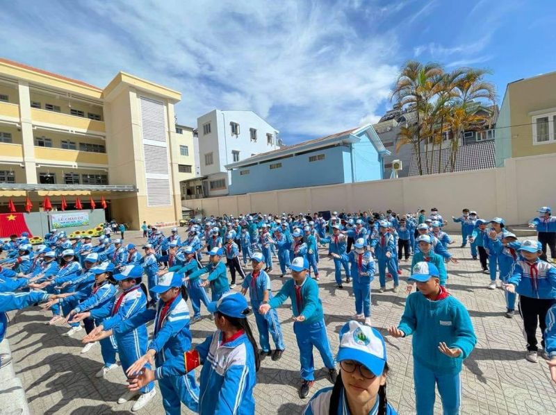 Trường tiểu học Đoàn Kết
