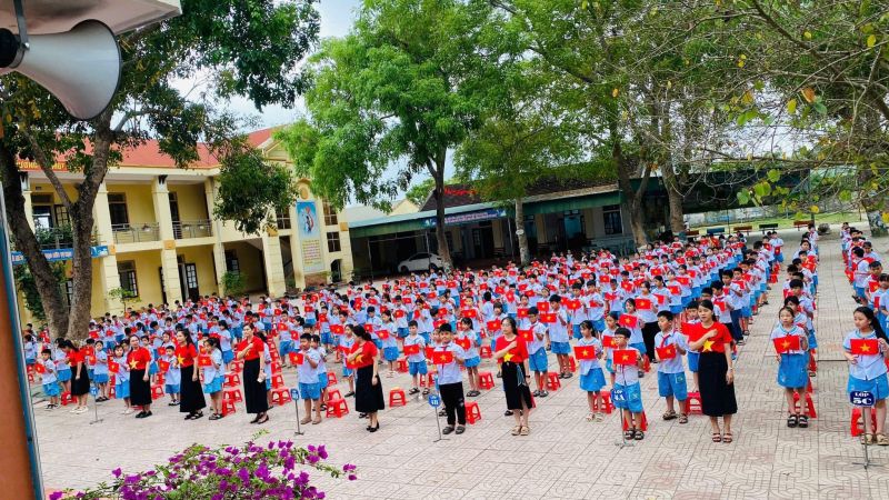 Trường Tiểu học Long Sơn