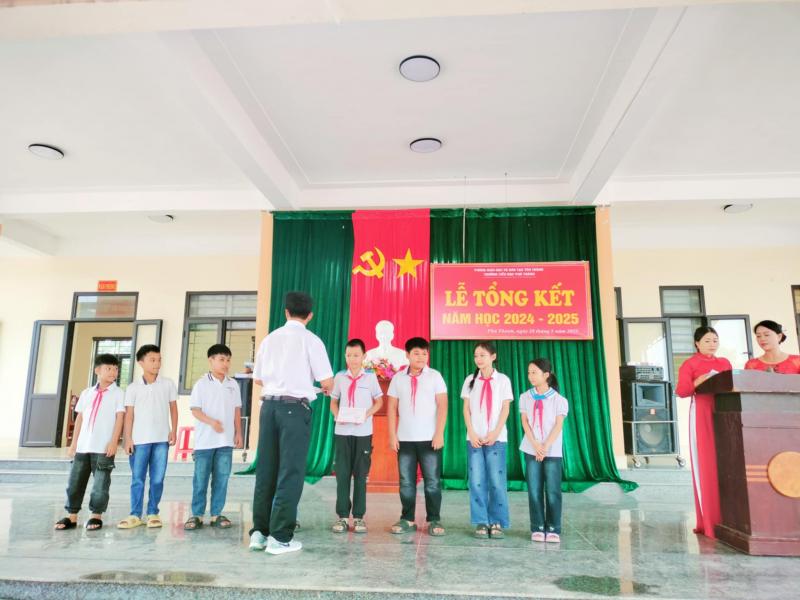 Trường tiểu học Phú Thành