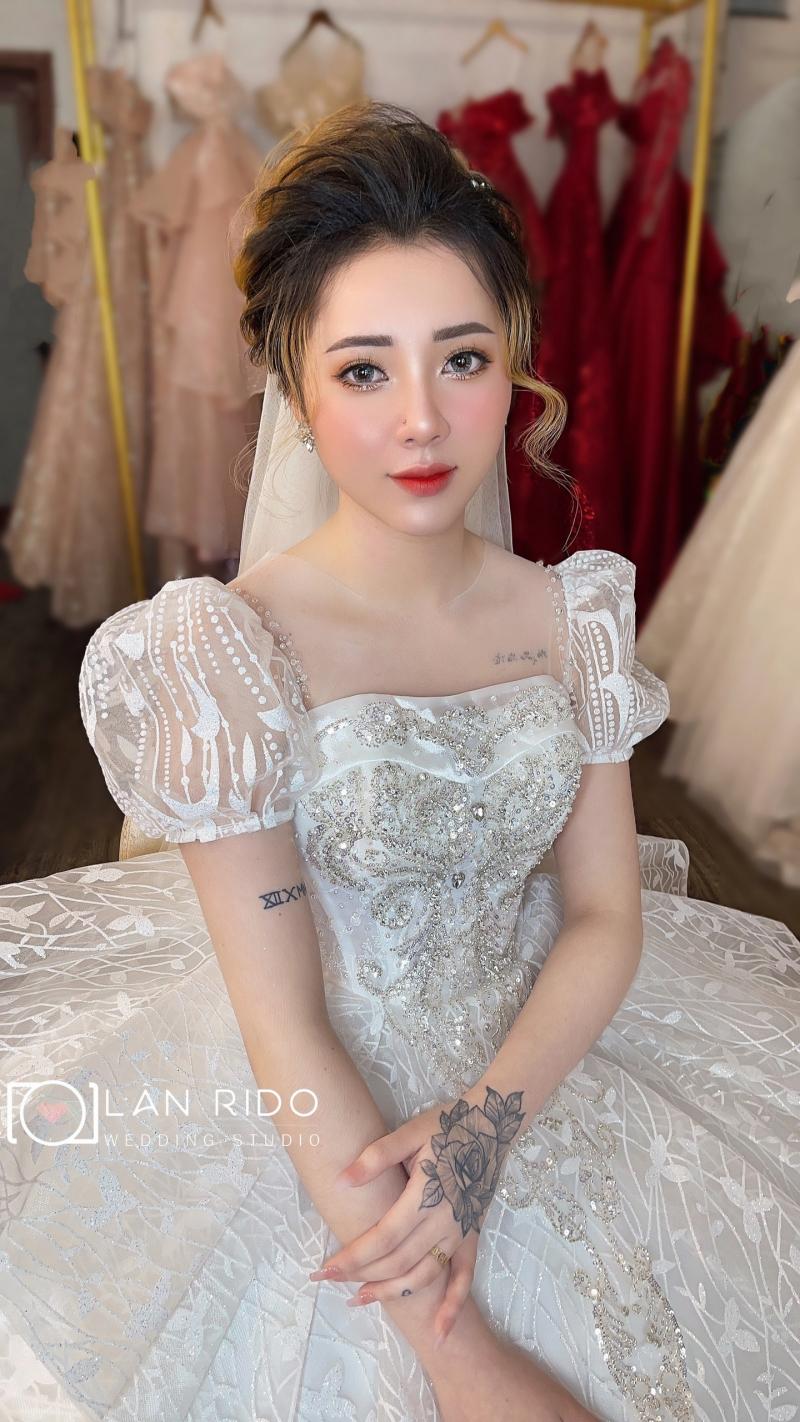 Tú Trinh Make Up