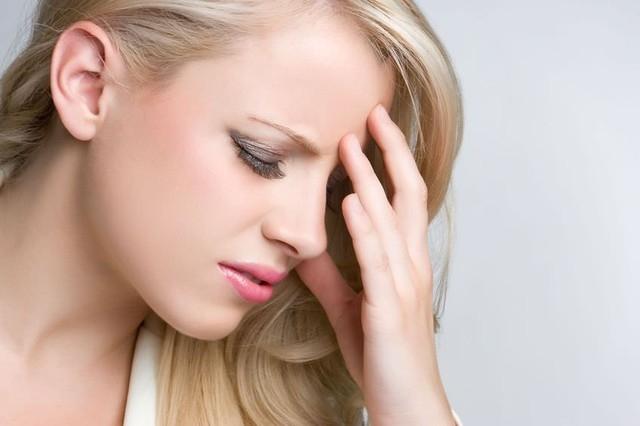 Thiếu nước cũng khiến bạn bị đau đầu đấy nhé