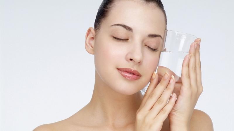 Uống nhiều nước mỗi ngày