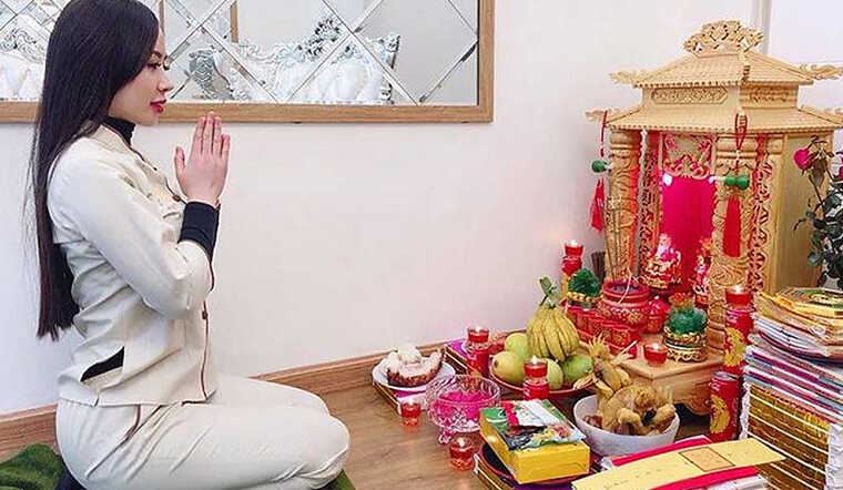 Văn khấn cúng Thần Tài mùng 1