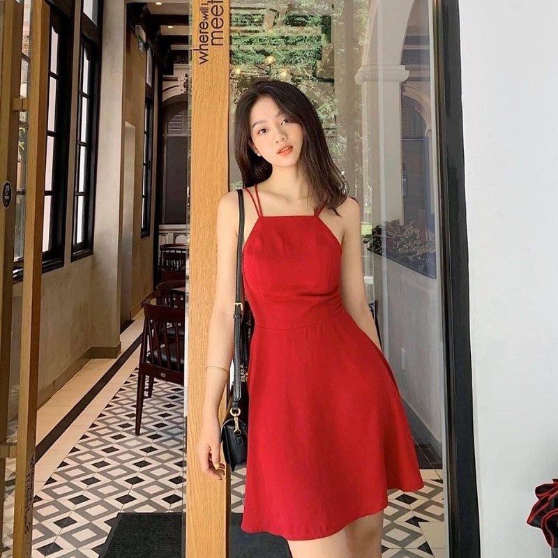 Váy 2 dây cổ yếm