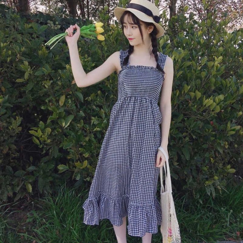 Váy hai dây bản lớn
